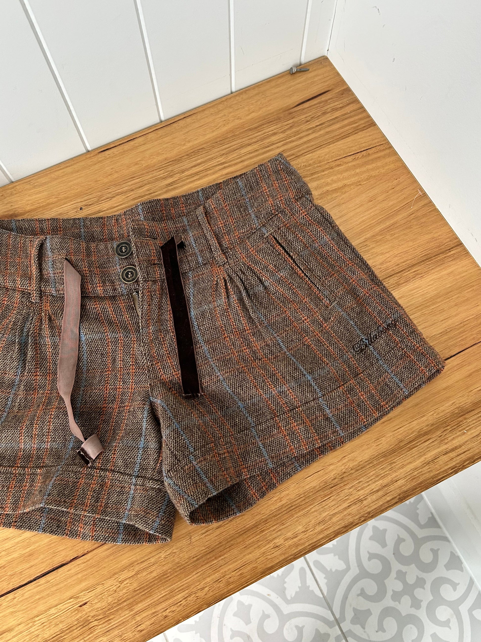 Vintage Billabong plaid shorts